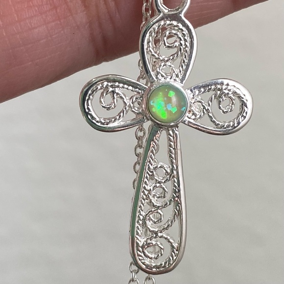Sterling Silver 925 Signed Green Opal Cross Pendant 18” Necklace 3g. - Picture 8 of 16